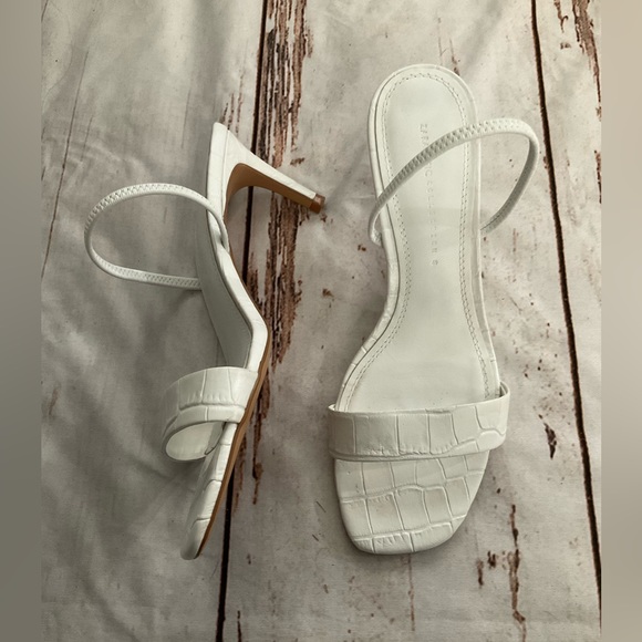 ZARA ALLIGATOR EMBOSSED WHITE STRAPPY HEELED SANDALS - Picture 9 of 9